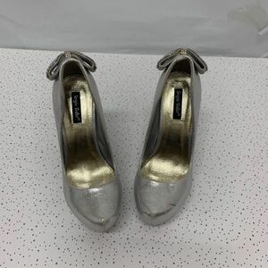 Jessica Simpson Silver Heels with Bow Accent